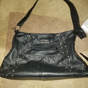 Shoulder bag slots of pockets